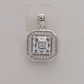Přívěsek Stříbrný přívěsek s kamenem