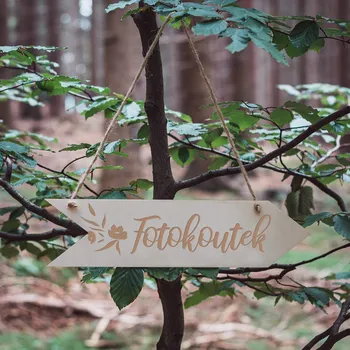 Svatební dekorace Dřevěný ukazatel s gravírováním FOTOKOUTEK - KVĚTINY Varianta: Šipka na pravou stranu