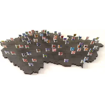 Mapa České republiky dřevěná (s erby, 72 barevných zapichovacích vlajek, 54cm x 32m, 6mm překližka topol)