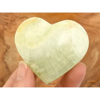 Přírodní kámen Kalcit pistáciový srdce 95g