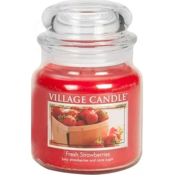 Svíčka Village Candle Fresh Strawberries 397g - střední vonná svíčka ve skle Čerstvé jahody