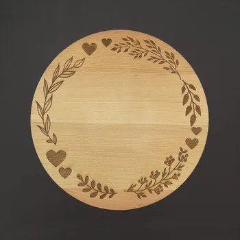 Kuchyňské prkénko AMADEA Dřevěné otočné prkénko s gravírem, masivní dřevo, 35 cm