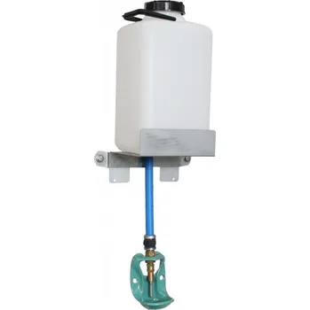 napáječka pro hospodářská zvířata Napáječka s nádržkou na léčiva