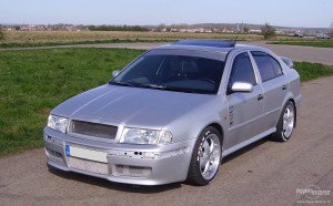 Samolepka na auto Škoda Octavia 1 - přední (21 - světle oranžová) NÁLEPKA, FÓLIE, POLEPY, TUNING, VLASTNÍ TEXT, TISK, AUTOSAMOLEPKY.cz, SAMOLEPKY, OBRÁZEK, LOGO, VÝROBA, PRODEJ