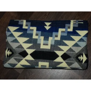 Přehoz na lůžko Deka Ekvádor (lamí vlna, střední)