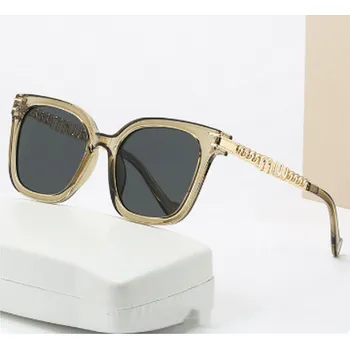 Moderní sluneční brýle s designovými obrubami s UV filtrem Barva: zelená