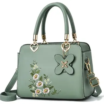 Dámská kabelka s přívěskem a květinovým motivem Barva: zelená