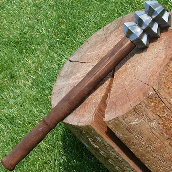 Replika zbraně Krutský Bulava, bojový palcát s 24 trny na dřevěné násadě