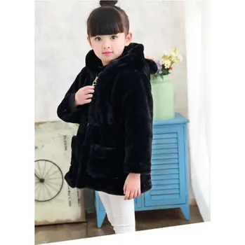 Dívčí chlupatý zimní kabátek s "oušky" na kapuci Barva: Černá, Velikost: 100/3 roky