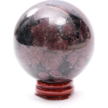 Drahý kámen Magieprirody.cz Granát koule 61 mm 394 g přírodní kámen + dřevěný podstavec #A314