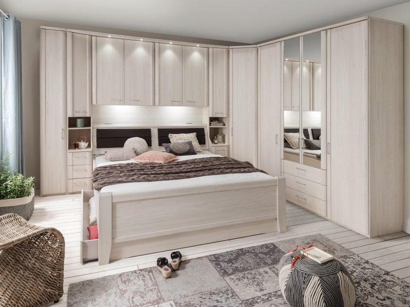 Moderní ložnice s nástavbou nad postelí LUXOR 2 polární modřín
