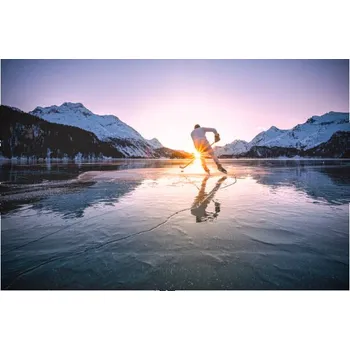 Plakát Plakát, Obraz - Ice hockey player skating on frozen, Roberto Moiola / Sysaworld