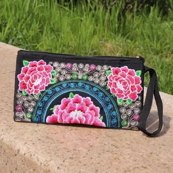 Květinová dámská peněženka s výšivkou - Styl 4