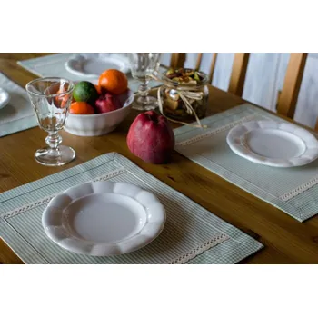 prostírání Prostírání 30x40cm ze starozeleného kanafasu kostky a proužky 3mm s krajkou