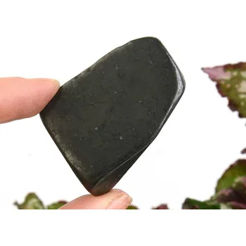 Přírodní kámen Hladký kámen šungit (Rusko) 37g