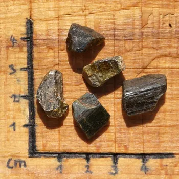 Přírodní kámen Turmalín verdelit surový (112), , skladem