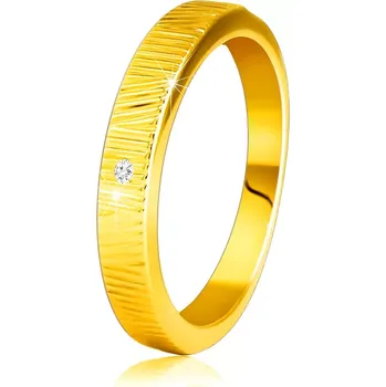 Prsten Diamantový prsten ze žlutého 14K zlata - jemné ozdobné zářezy, čirý briliant, 1,5 mm - Velikost: 58