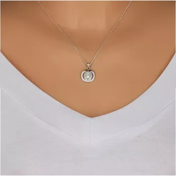 Přívěsek Stříbrný 925 přívěsek - čiré zirkonové zrníčko, dvojitá linie se zirkonky