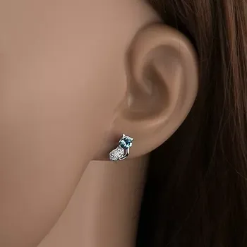 Náušnice Stříbrné náušnice 925, blyštivá kočička, kulatý zirkon v modrém odstínu