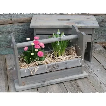 Stolička a bedna na nářadí v jednom