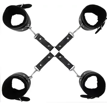 Kříž s pouty na ruce a nohy