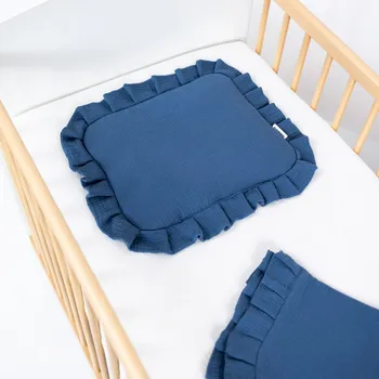 Tulimese Mušelínová souprava s volánem indigo VARIANTA PROVEDENÍ: SOUPRAVA DEKY A POLŠTÁŘKU