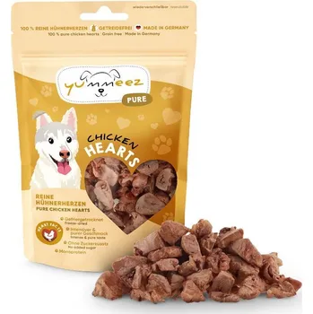 Pamlsek pro psa Yummeez Pure Hühnerherzen – mrazem sušená kuřecí srdíčka 35 g