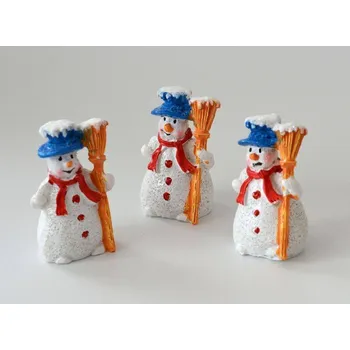 Vánoční dekorace Dekorační figurka - Sněhulák s koštětem