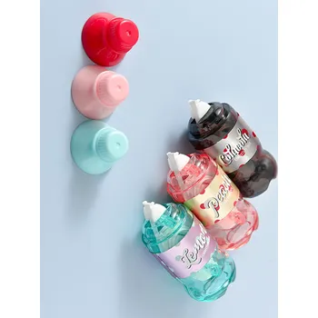 Korekční prostředek Korekční strojek (lahev na pití) Barva: černá