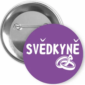 ON-DESIGN Placka s motivem Svědkyně Barva: fialová, Barva potisku: bílá, Typ buttonu: špendlík