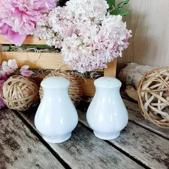 VERONA slánka a pepřenka, bílá, G. Benedikt 1882 (Porcelánové sypátka 1. jakost)