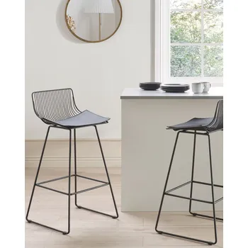 Barová židle Sada 2 barových židlí černé kovová ocelové s podsedákem z umělé kůže snídaňová barová židle ve výšce pultu Beliani