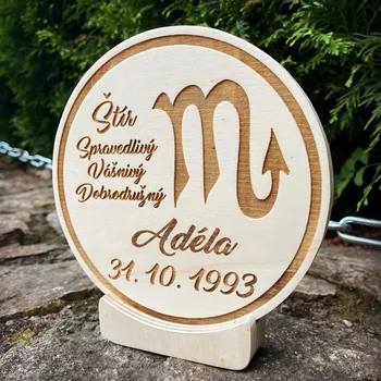 Stojánek se znamením, jménem a datem narození