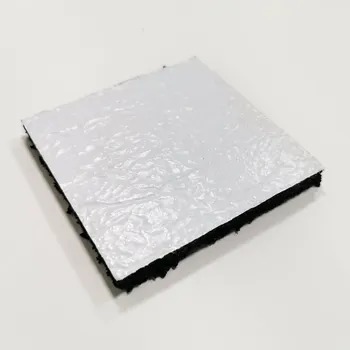 Rohožka FLOMAT Gumová podložka s ALU folií pod konstrukci fotovoltaické elektrárny na střechu s hydroizolací z PVC fólie FLOMA UniPad ALU - 10 x 10 x 1 cm