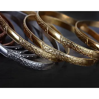 Náramek Jeden kus zdobený kovový náramek s reliéfem - výběr ze tří barev Růžová zlatá