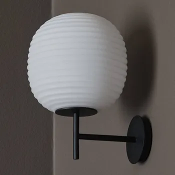 Lampička New Works Lantern Small nástěnné světlo, opál sklo - kabelu se zástrčkou 250 cm černá, bílá 1 x 7 W LED - Doprava zdarma