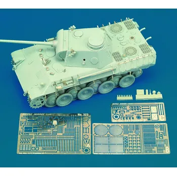 Plastikový model Royal Model 1/35 Panther D (for Dragon kit)