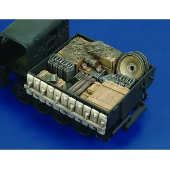 Plastikový model Royal Model 1/35 RSO Stowage