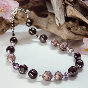 Náhrdelník Lampglas Náhrdelník Lavender Charm s avanturinem, unikátní kresbou a ryzím stříbrem v perlách Lampglas