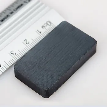 Dekorativní magnet orodian.cz Feritový magnet kvádr 40×25×5 mm - Y30BH