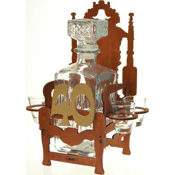 Žertovný předmět Královské křeslo s lahvičkou a štamperlíky ke 40 narozeninám