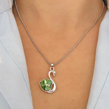 Náhrdelník Náhrdelník LABUŤ se srdíčkem Swarovski Rodium - Zelená