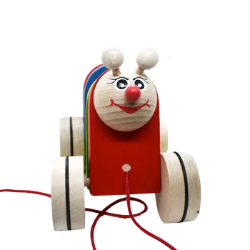 Dřevěná hračka Tahací beruška