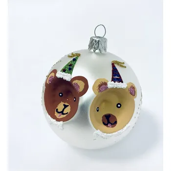 Vánoční ozdoba IRISA Skleněná ozdoba s reflektory Medvídci oslavují, velikost 8 cm Velikost: 8 cm, Balení: 1ks, Barva: bílá