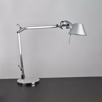 Lampička Artemide Polohovatelná stolní lampa Tolomeo Table Barva: Hliník kartáčovaný, Světelný zdroj: LED - 2200-6500K 1530050A / A004030 Polohovatelná stolní lampa Tolomeo Table