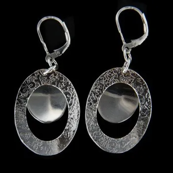 Náušnice Stříbrné náušnice s klasickým zapínáním