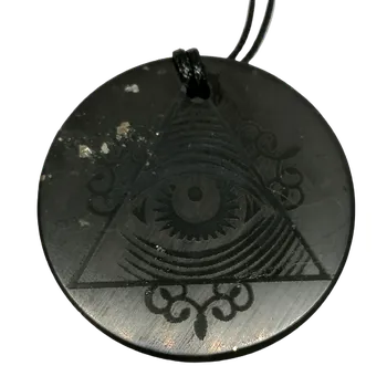 Přívěsek Šungitový přívěsek s Horovým okem – ochranný amulet z Karélie pro energii a rovnováhu