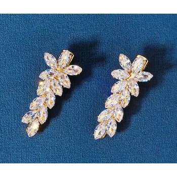 Souprava šperků B-TOP Elegantní zirkonové pinety do vlasů 2 ks - zlatá