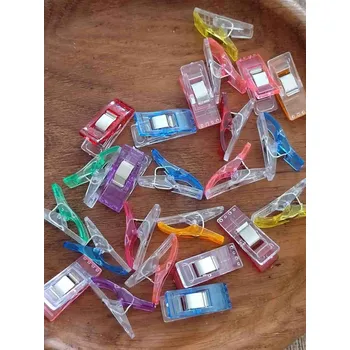 Příslušenství k šicímu stroji Kolíček na látky