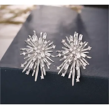 Náušnice B-TOP Náušnice klipsy Fireworks Druh barvy: Stříbrná